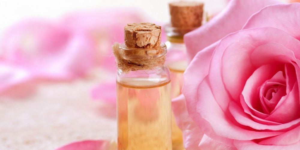 Floral natural perfumes with flowers and essential oils | The Sublime Woman
