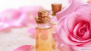 Floral natural perfumes with flowers and essential oils | The Sublime Woman