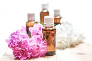 Floral natural perfumes with flowers and essential oils | The Sublime Woman