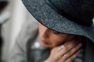Elegant beautiful woman with hat and jewelry manners | The Sublime Woman