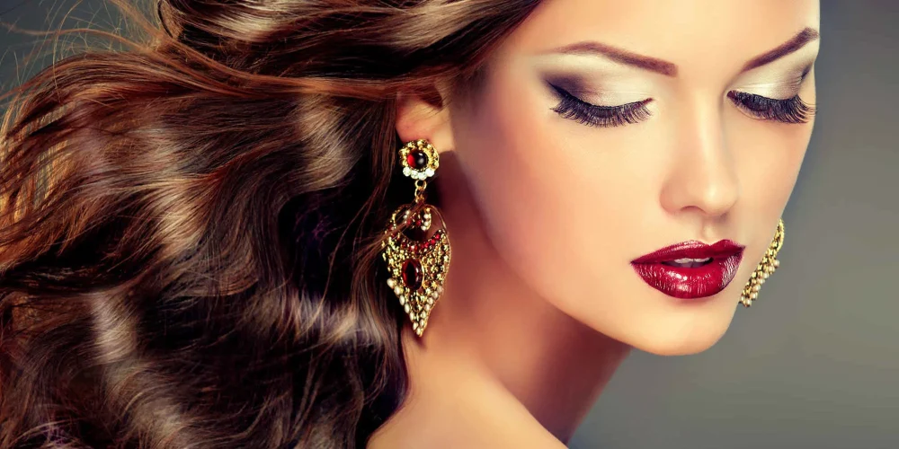 Manners Of Feminine Woman, Beautiful lady, red lips, elegant woman | The Sublime Woman
