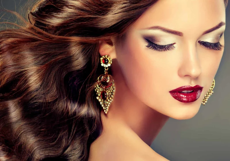 Manners Of Feminine Woman, Beautiful lady, red lips, elegant woman | The Sublime Woman