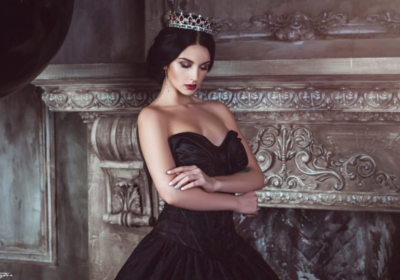 Five Oriental Feminine Archetypes, The Queen, The Sublime Woman