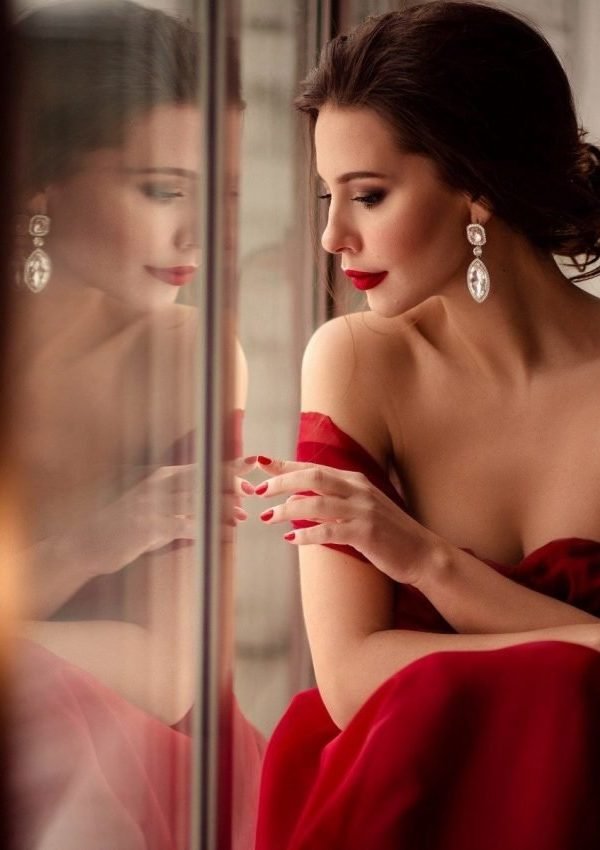 7 Feminine Traits To Turn Your Life Around