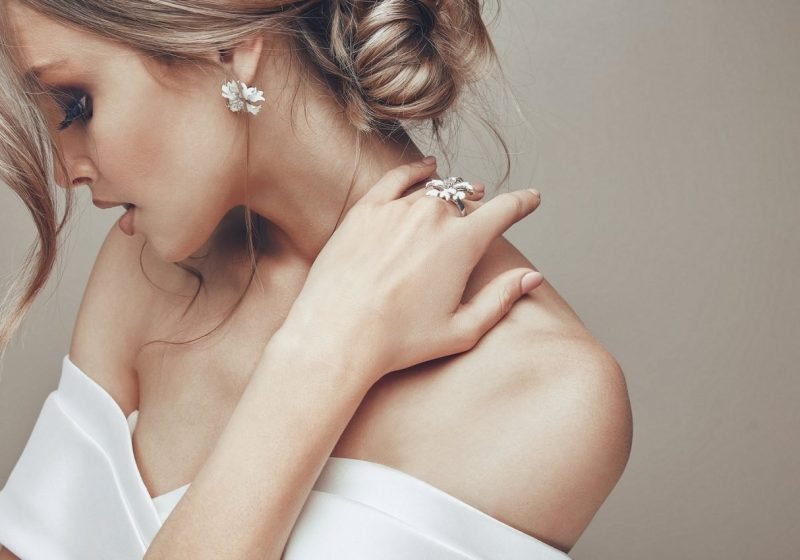 Monday Practice For Women, Beautiful Tender Woman, Pearls, White Clothes, Motherly, Feminine, The Sublime Woman